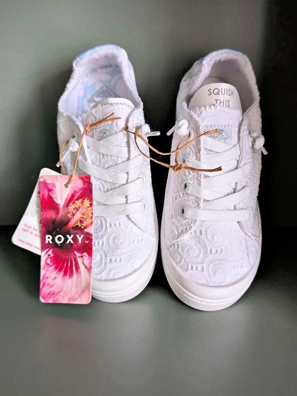 Roxy Bayshore Plus II White Textured Sneaker Kids size 1